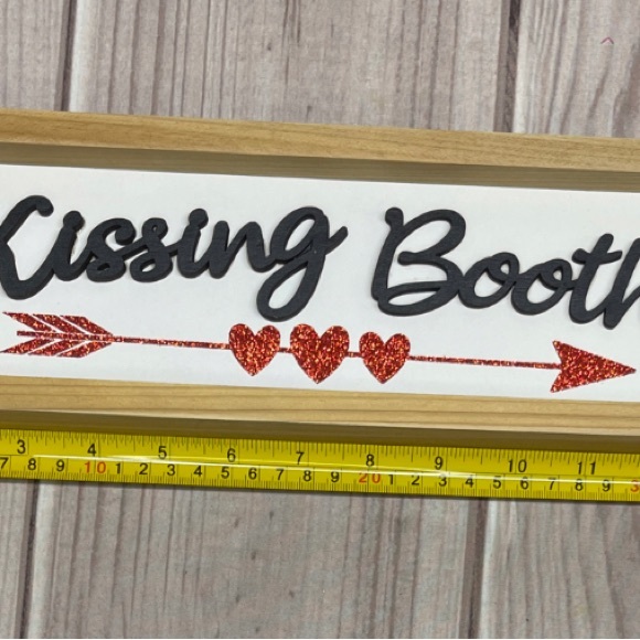 Ashland 3Pc Valentines Day Lot Kissing Booth Table Top Sign Heart Pick Red Heart - Picture 2 of 7